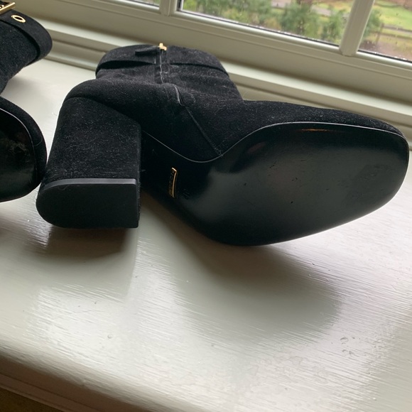 Gucci black suede boots! NEW! Size 40. $650 - Picture 3 of 3